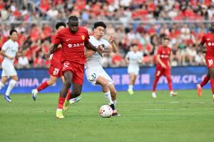 三轮不胜！重庆1-1浙江 王钰栋破门米特里策献助攻迪马塔扳平